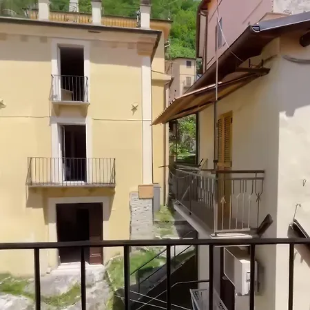 Con Terrazzo E Cantina *